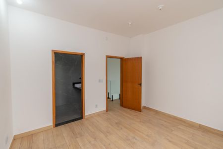 Casa de condomínio para alugar com 209m², 3 quartos e 4 vagasSuite