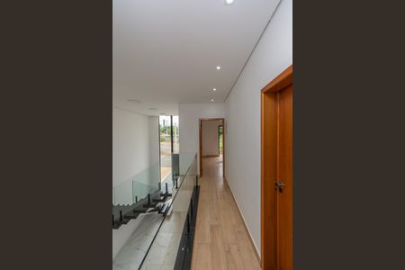 Casa de condomínio para alugar com 209m², 3 quartos e 4 vagasCorredor