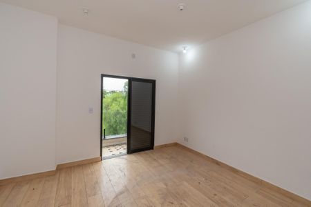 Casa de condomínio para alugar com 209m², 3 quartos e 4 vagasSuite