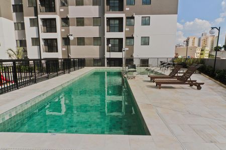 Apartamento para alugar com 37m², 2 quartos e sem vaga Apartamento para alugar com 37m², 2 quartos e sem vagaÁrea comum - Piscina