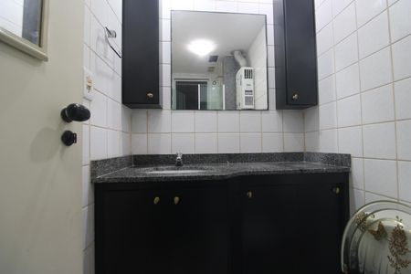 Apartamento para alugar com 68m², 2 quartos e 1 vagaBanheiro