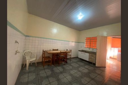 Casa à venda com 2 quartos, 122m² em Km 18, Osasco