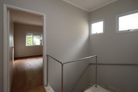 Casa à venda com 225m², 4 quartos e 2 vagasHall