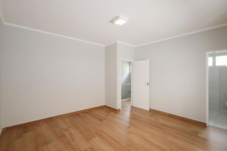 Casa à venda com 225m², 4 quartos e 2 vagasSuíte 