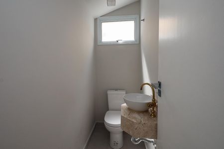 Casa à venda com 225m², 4 quartos e 2 vagasLavabo