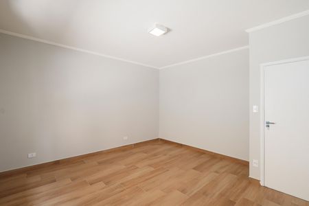 Casa à venda com 225m², 4 quartos e 2 vagasSuíte 