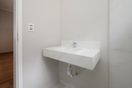 Casa à venda com 225m², 4 quartos e 2 vagasBanheiro da Suíte