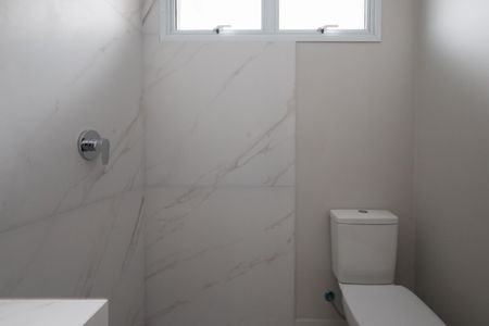 Casa à venda com 225m², 4 quartos e 2 vagasBanheiro da Suíte