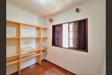 Casa à venda com 3 quartos, 152m² em Km 18, Osasco