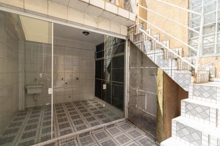 Casa para alugar com 72m², 2 quartos e 1 vagaQuintal