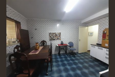 Casa à venda com 4 quartos, 200m² em Umuarama, Osasco