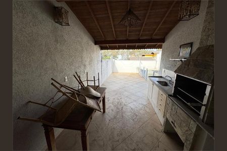 Casa à venda com 4 quartos, 237m² em Jardim das Samambaias, Jundiaí