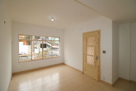 Casa à venda com 105m², 2 quartos e 1 vagaSala