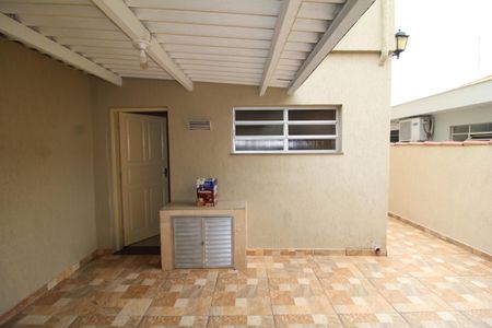 Casa à venda com 105m², 2 quartos e 1 vagaÁrea de Serviço