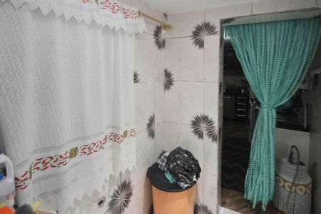 Casa à venda com 300m², 5 quartos e 2 vagasBanheiro Casa 02