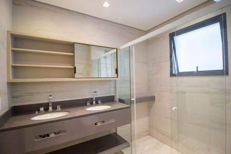 Apartamento para alugar com 128m², 3 quartos e 3 vagasBanheiro da Suíte 1