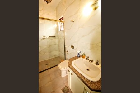 Casa de condomínio à venda com 315m², 5 quartos e 4 vagasbanheiro 2