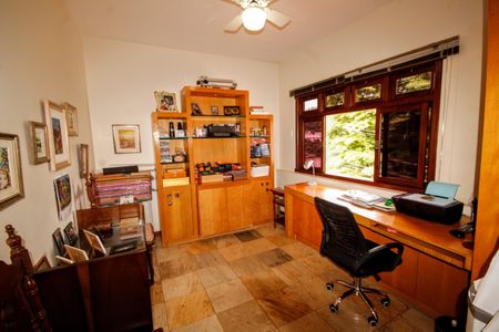 Casa de condomínio à venda com 315m², 5 quartos e 4 vagasquarto 3