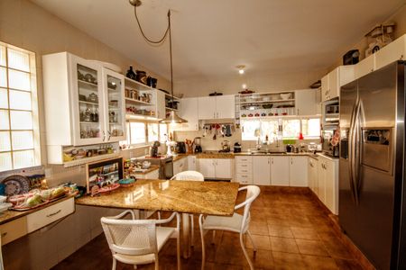 Casa de condomínio à venda com 315m², 5 quartos e 4 vagasCozinha