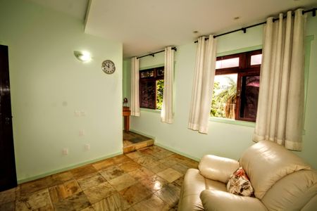 Casa de condomínio à venda com 315m², 5 quartos e 4 vagasquarto 1