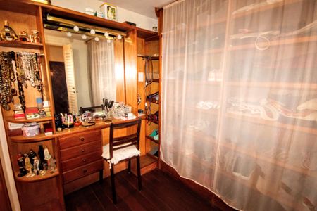 Casa de condomínio à venda com 315m², 5 quartos e 4 vagasCloset