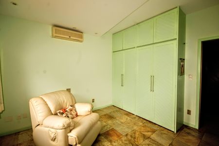 Casa de condomínio à venda com 315m², 5 quartos e 4 vagasquarto 1