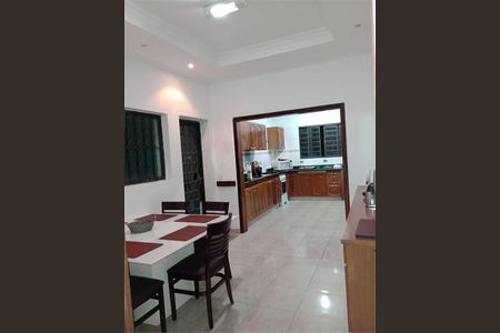 Casa à venda com 5 quartos, 350m² em Cidade Vargas, São Paulo