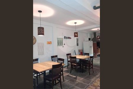 Casa à venda com 5 quartos, 350m² em Cidade Vargas, São Paulo