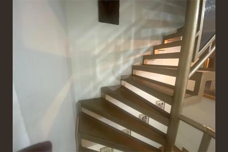 Casa à venda com 3 quartos, 308m² em Vila Carrão, São Paulo