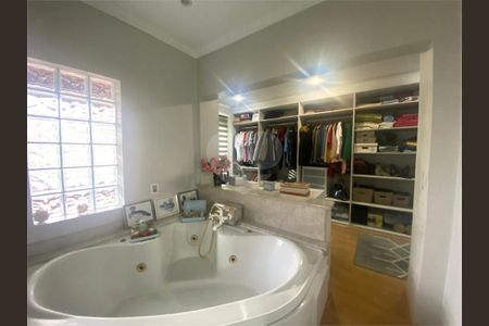 Casa à venda com 3 quartos, 308m² em Vila Carrão, São Paulo