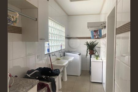 Casa à venda com 3 quartos, 308m² em Vila Carrão, São Paulo