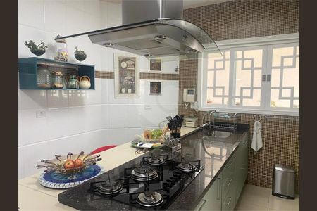 Casa à venda com 3 quartos, 308m² em Vila Carrão, São Paulo