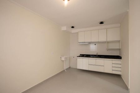 Cozinha / Sala  de apartamento para alugar com 2 quartos, 40m² em Vila Mazzei, São Paulo
