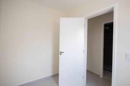 Quarto 1 de apartamento para alugar com 2 quartos, 40m² em Vila Mazzei, São Paulo