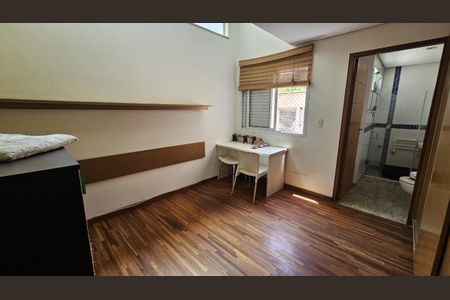 Casa à venda com 222m², 4 quartos e 5 vagasFoto 09