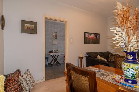 Casa à venda com 101m², 3 quartos e 2 vagas Casa à venda com 101m², 3 quartos e 2 vagasSala