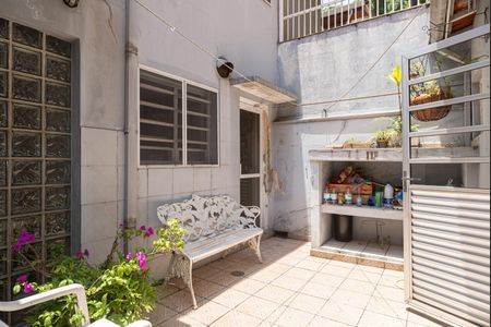 Casa à venda com 101m², 3 quartos e 2 vagas Casa à venda com 101m², 3 quartos e 2 vagasQuintal