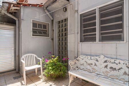 Casa à venda com 101m², 3 quartos e 2 vagas Casa à venda com 101m², 3 quartos e 2 vagasQuintal