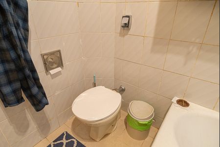 Casa à venda com 101m², 3 quartos e 2 vagas Casa à venda com 101m², 3 quartos e 2 vagasBanheiro 2