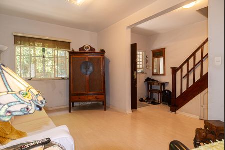 Casa à venda com 101m², 3 quartos e 2 vagas Casa à venda com 101m², 3 quartos e 2 vagasSala