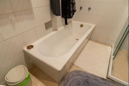 Casa à venda com 101m², 3 quartos e 2 vagas Casa à venda com 101m², 3 quartos e 2 vagasBanheiro 2