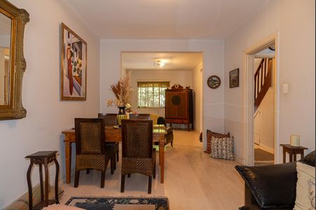 Casa à venda com 101m², 3 quartos e 2 vagas Casa à venda com 101m², 3 quartos e 2 vagasSala