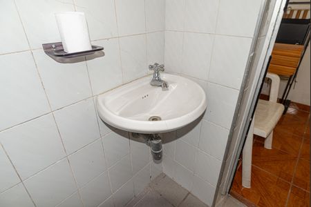 Casa à venda com 101m², 3 quartos e 2 vagas Casa à venda com 101m², 3 quartos e 2 vagasBanheiro de Serviço