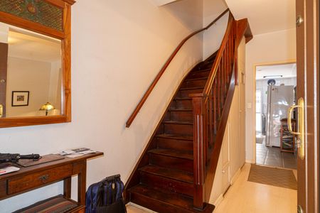 Casa à venda com 101m², 3 quartos e 2 vagas Casa à venda com 101m², 3 quartos e 2 vagasSala