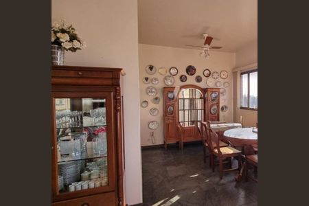 Apartamento à venda com 122m², 4 quartos e 2 vagas Apartamento à venda com 122m², 4 quartos e 2 vagasSala