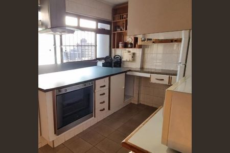 Apartamento à venda com 122m², 4 quartos e 2 vagas Apartamento à venda com 122m², 4 quartos e 2 vagasCozinha