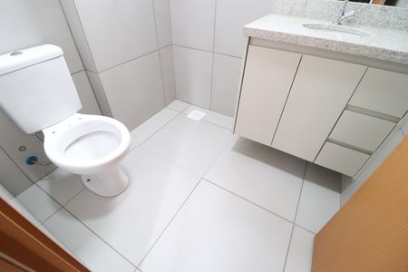 Apartamento para alugar com 60m², 2 quartos e 2 vagasBanheiro do Quarto 2