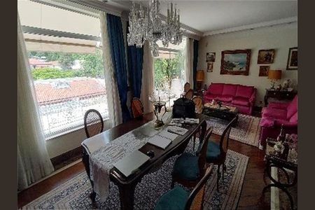 Casa à venda com 4 quartos, 344m² em Pacaembu, São Paulo