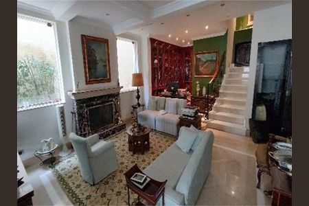 Casa à venda com 4 quartos, 344m² em Pacaembu, São Paulo