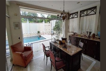 Casa à venda com 4 quartos, 344m² em Pacaembu, São Paulo